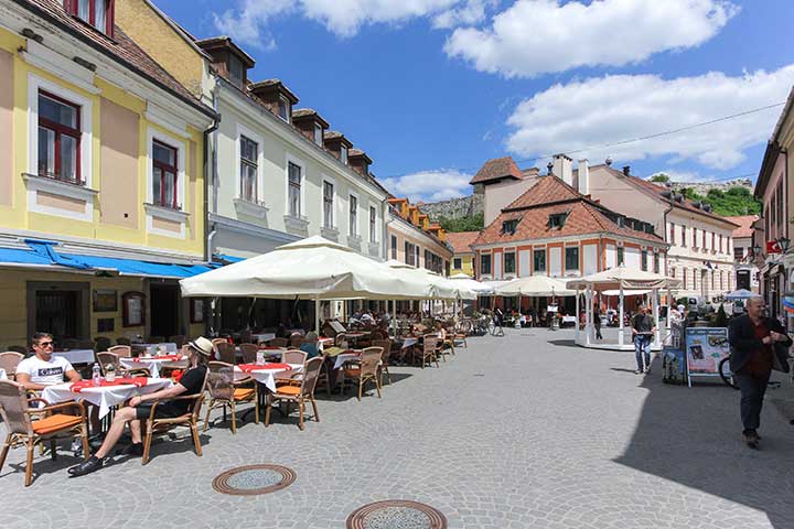 Eger – Dobó István tér – Cím: 3300 Eger, Dobó István Tér