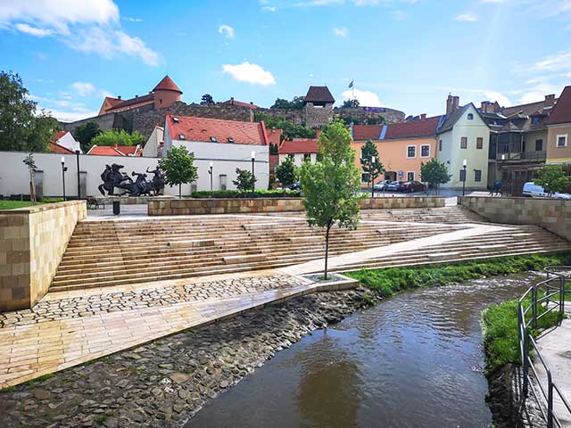 Eger - Végvári vitézek tere – Cím: 3300 Eger, Gerl Mátyás u. 3 